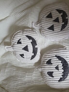 White Pumpkin Jack-O'-Lantern Throw Pillow Set - Seasonal Accent
